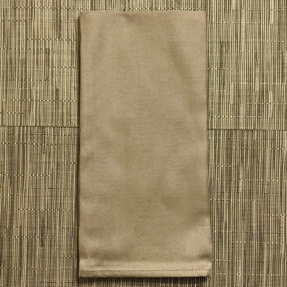 Calvin Klein NWT Cloth Napkin (12 Available) - Picture 1 of 8